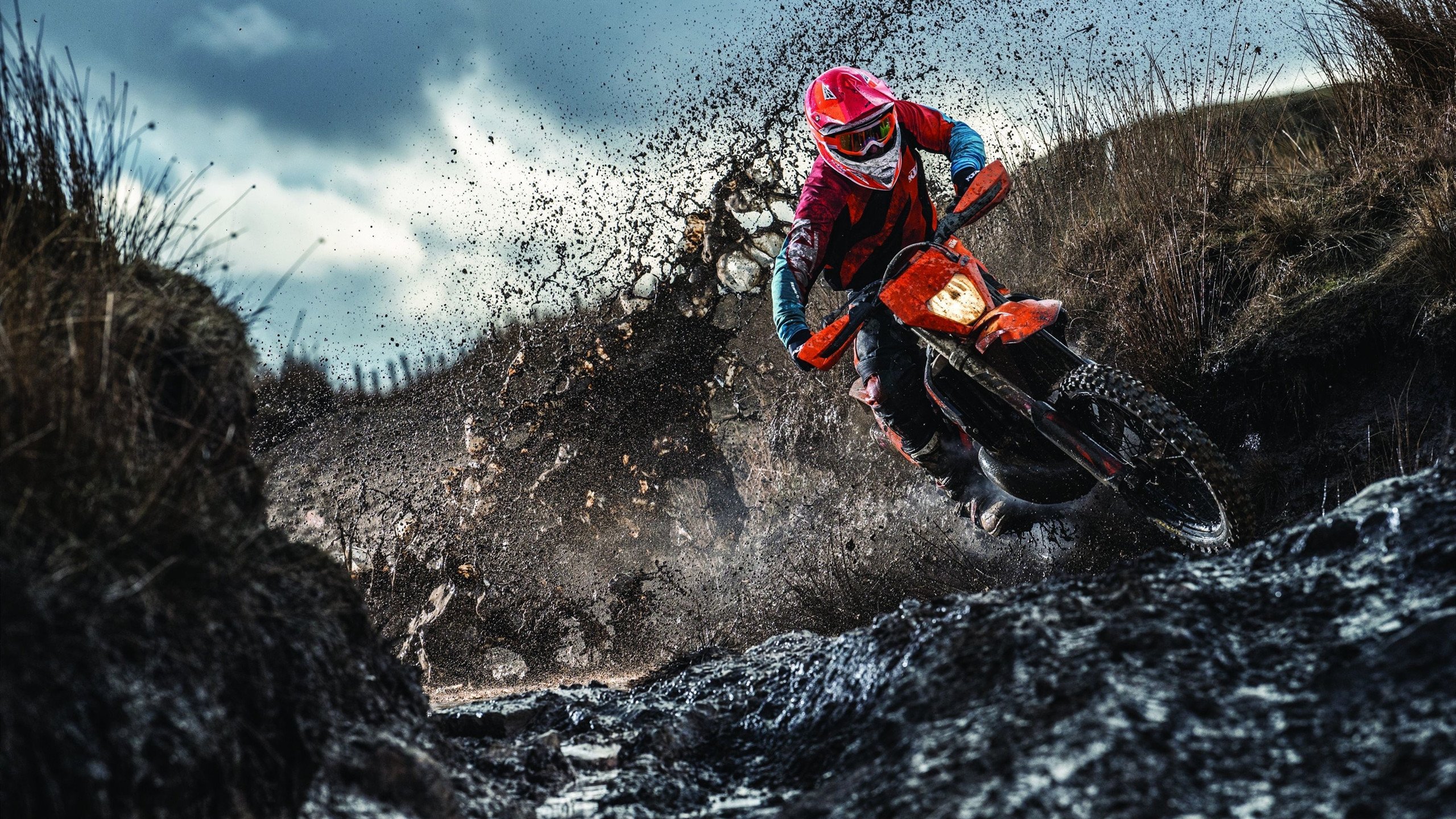 世界拳击金腰带争霸赛深圳站 中国拳王闪电击倒挑战者成功卫冕，全国拳击金腰带